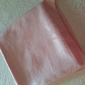 Tablecloth Elegance In Pink